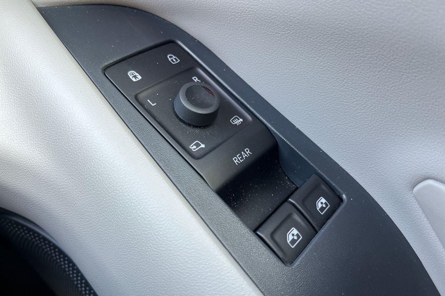 Ford Explorer Photo 15