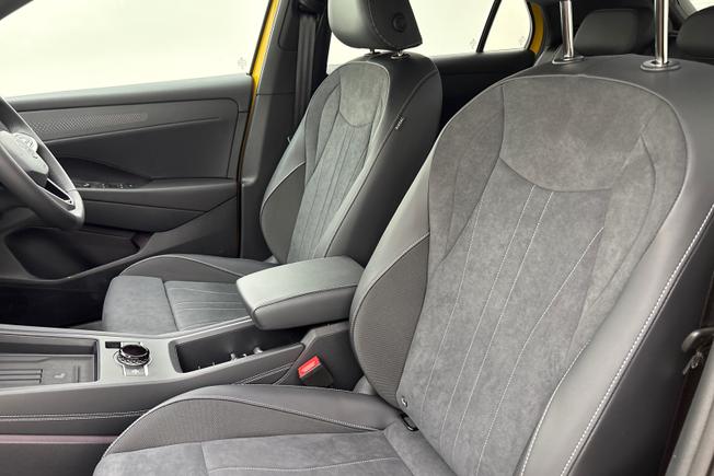 VOLKSWAGEN  New T-Roc Photo 22