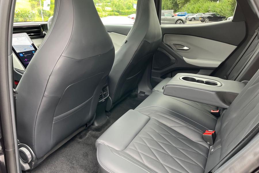 Ford Explorer Photo autoimg-96f04da7ada89e5e276bef9a9c84f7fc0e4bda0b.jpg