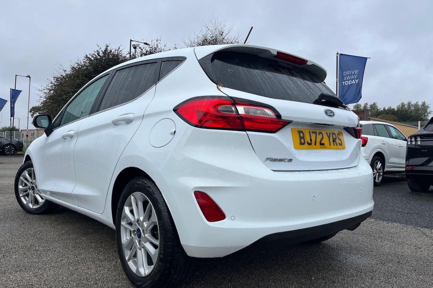 Ford FIESTA Photo 37