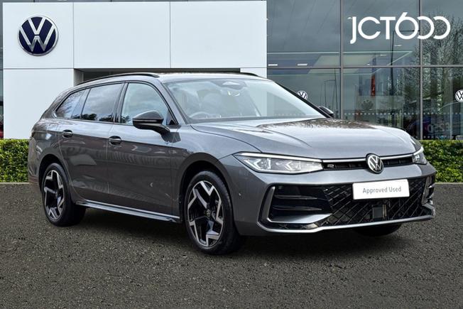 VOLKSWAGEN Passat Photo 1