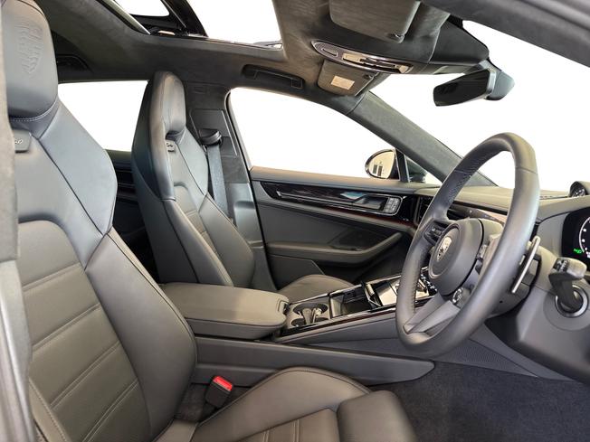 PORSCHE Panamera Photo 11