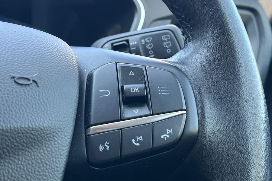 Ford Kuga Photo autoimg-96f49ba06d93db312863807d31fcc229becde308.jpg