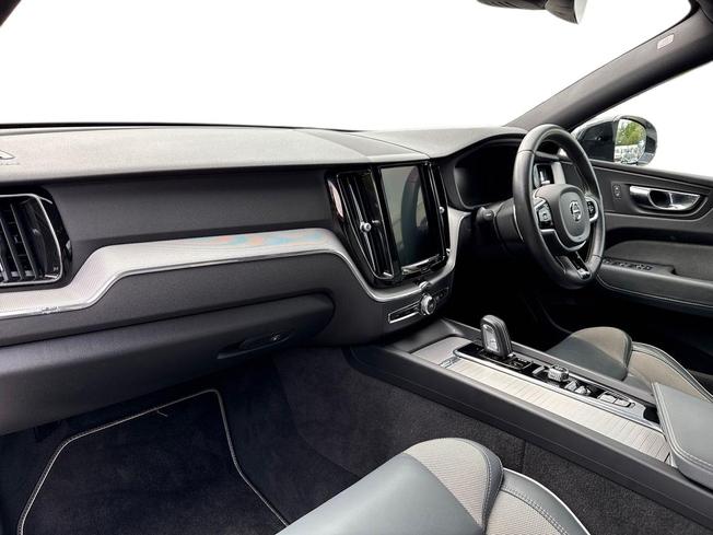 VOLVO XC60 Photo 2