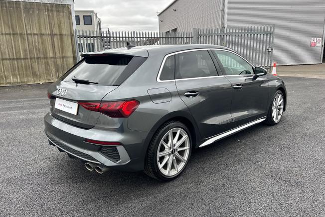AUDI S3 Photo 24