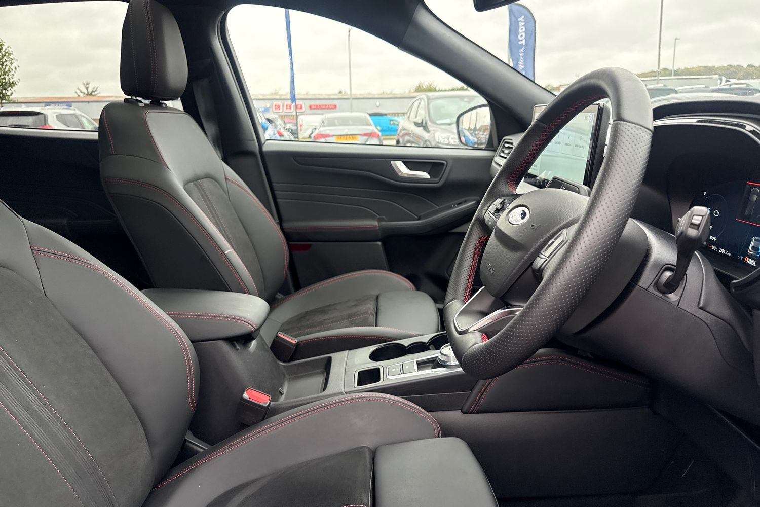 Ford KUGA Photo 16