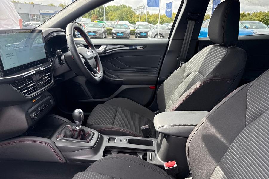 Ford FOCUS Photo autoimg-9703d73e9caf85c02b407b79f884775f008cf7c5.jpg