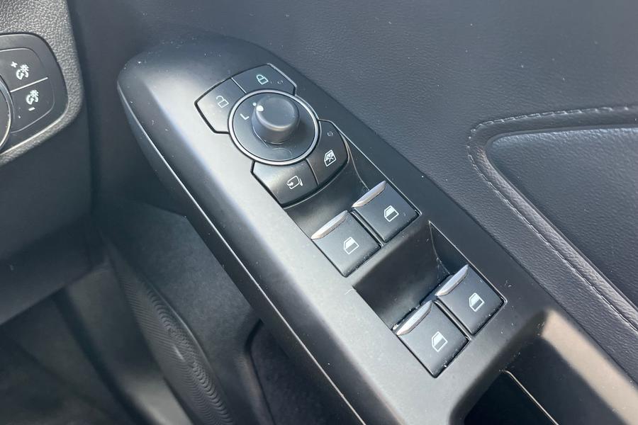 Ford Focus Photo autoimg-970893e4c61049dd9ad4f2124dac342ed0a5bec7.jpg