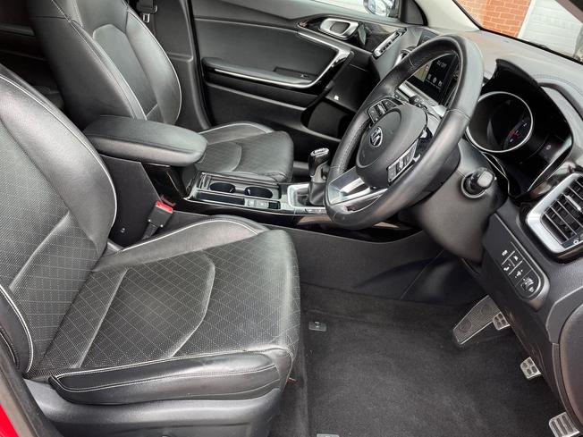 KIA Ceed Photo 29