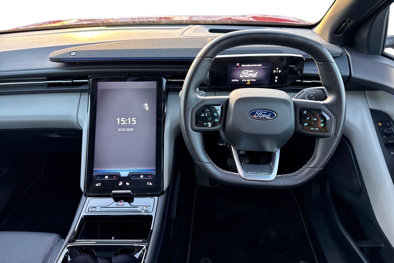 Ford Explorer Photo 10