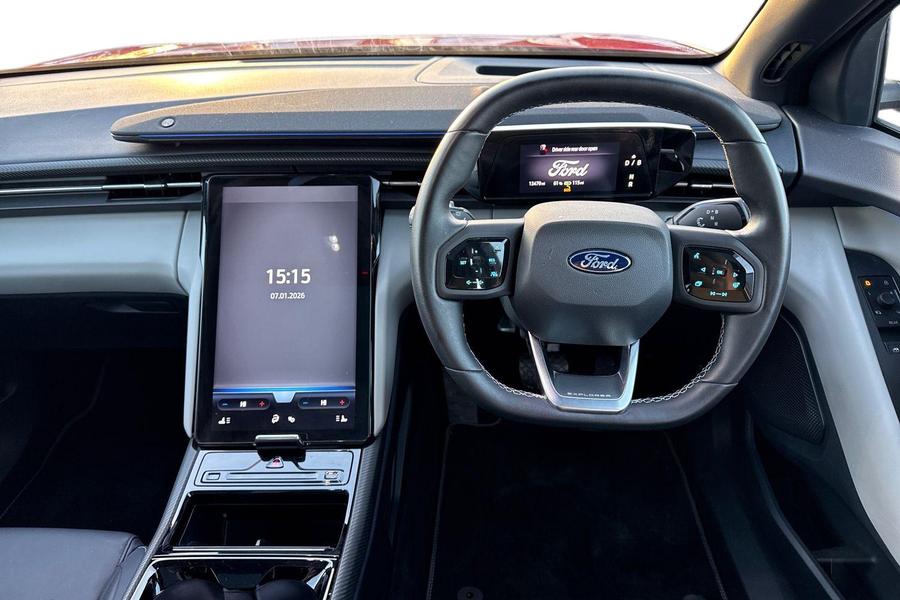 Ford Explorer Photo autoimg-9712f6975453552056c7e5559a968587612594ff.jpg