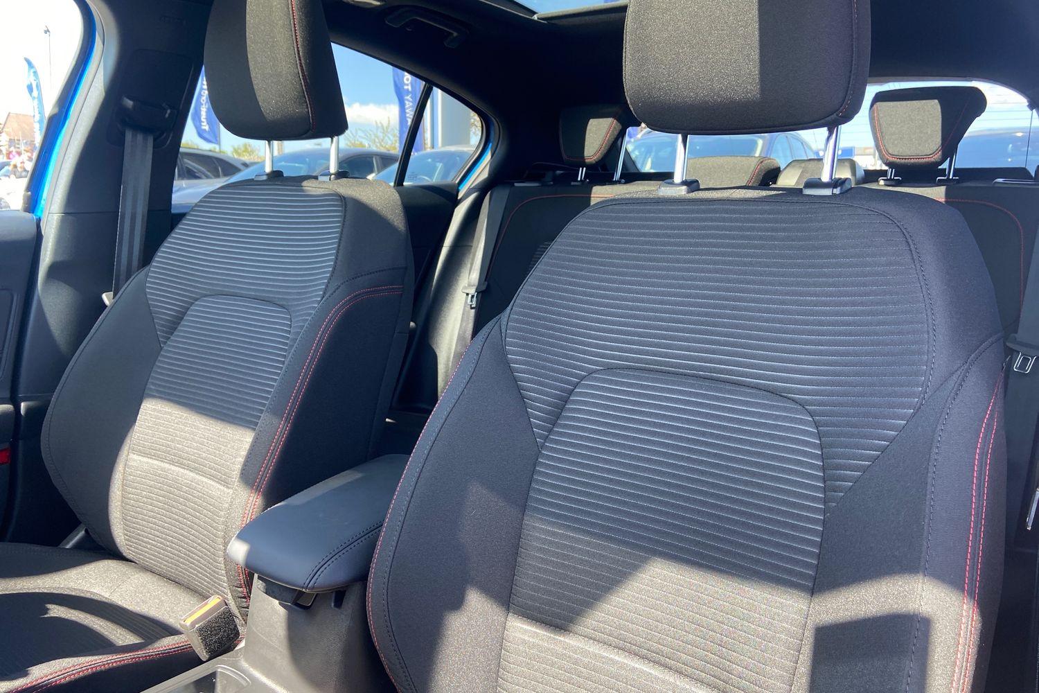 Ford FOCUS Photo 18