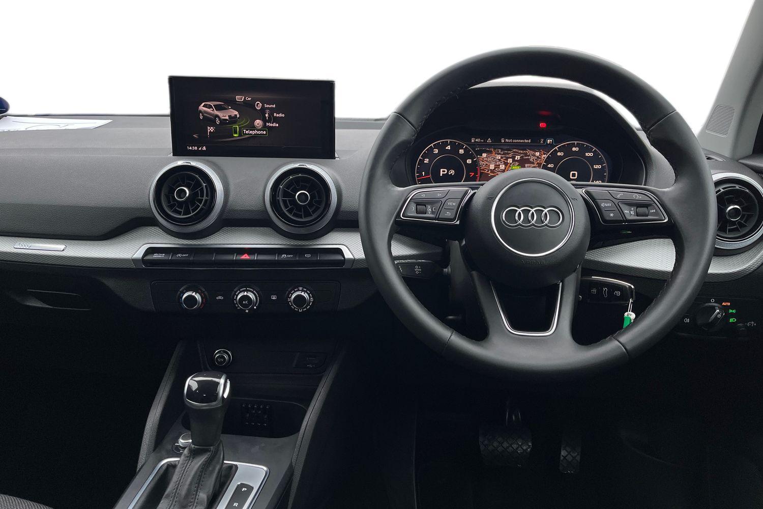 Audi Q2 Photo 10