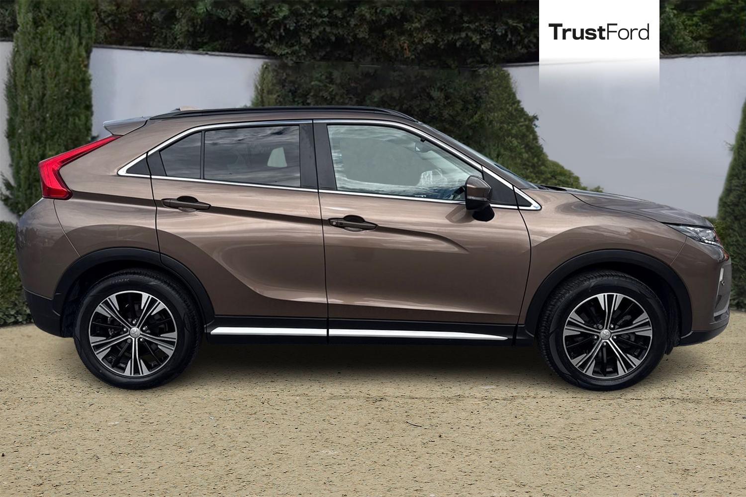Mitsubishi ECLIPSE CROSS Photo 2