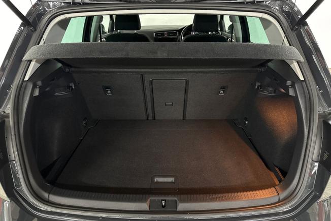 VOLKSWAGEN Golf Photo 12