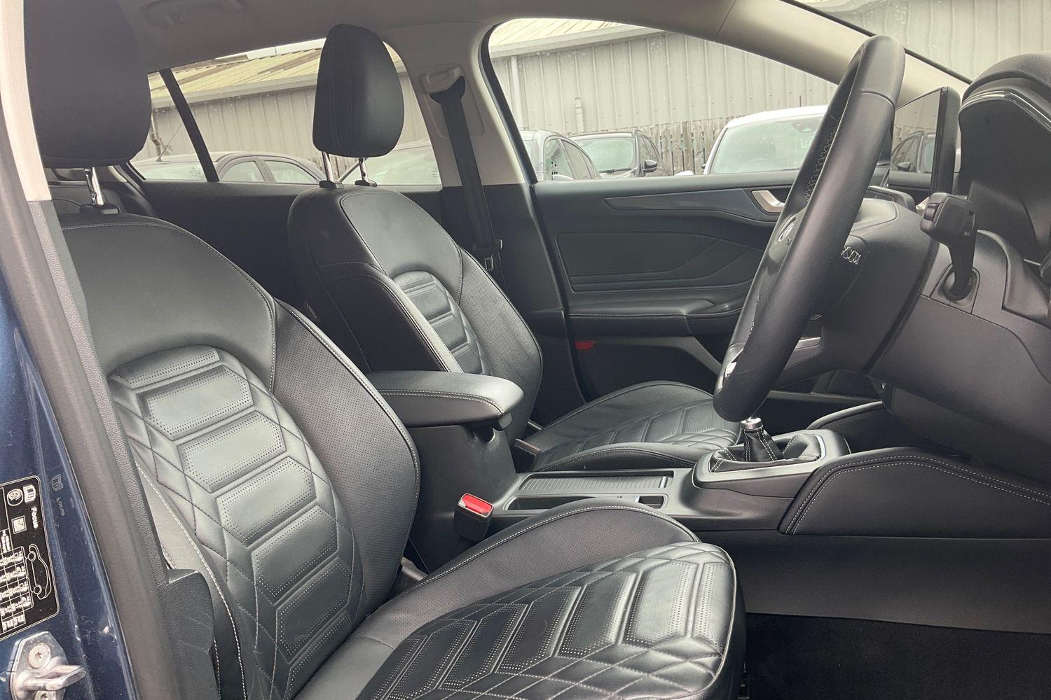 Ford FOCUS Photo 16