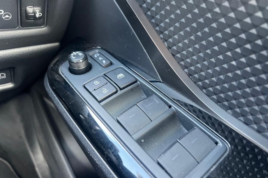 Toyota C-HR Photo autoimg-9727ce43ad3c2febdb7e32e105c4fdd34c3819a6.jpg