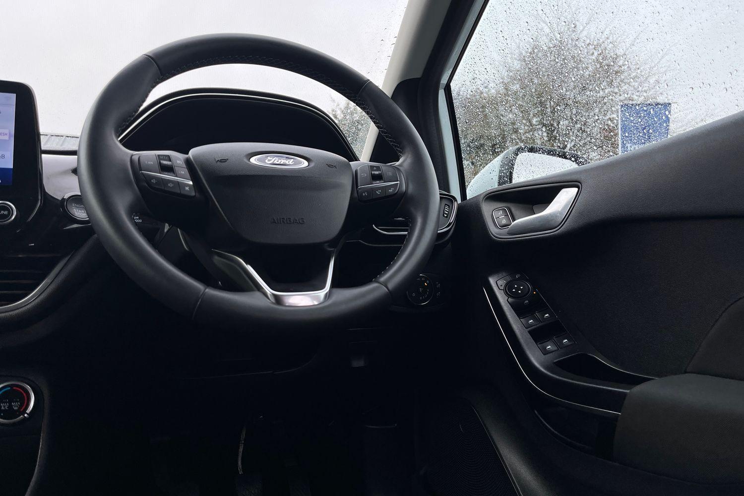 Ford FIESTA Photo 11
