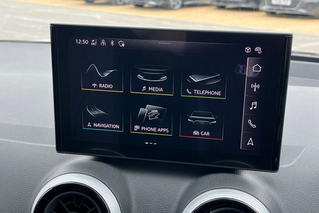 AUDI Q2 Photo 13