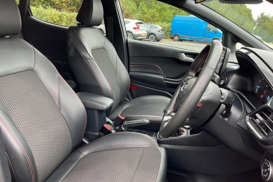 Ford Fiesta Photo autoimg-97306e8f58e35c35f1d53c81d034a8816f225b38.jpg