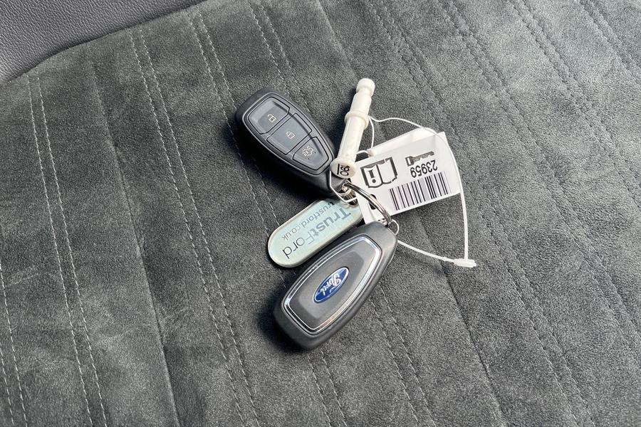 Ford Kuga Photo autoimg-973858ce73c92178e6d270c1076b11349dff8d7b.jpg