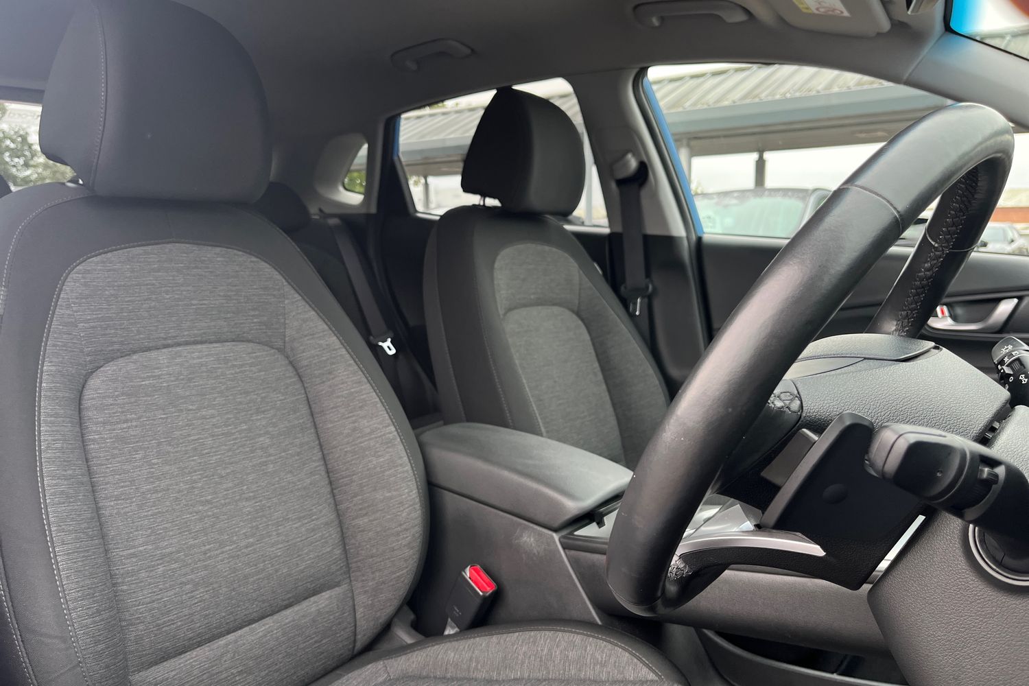 Hyundai KONA Photo 16