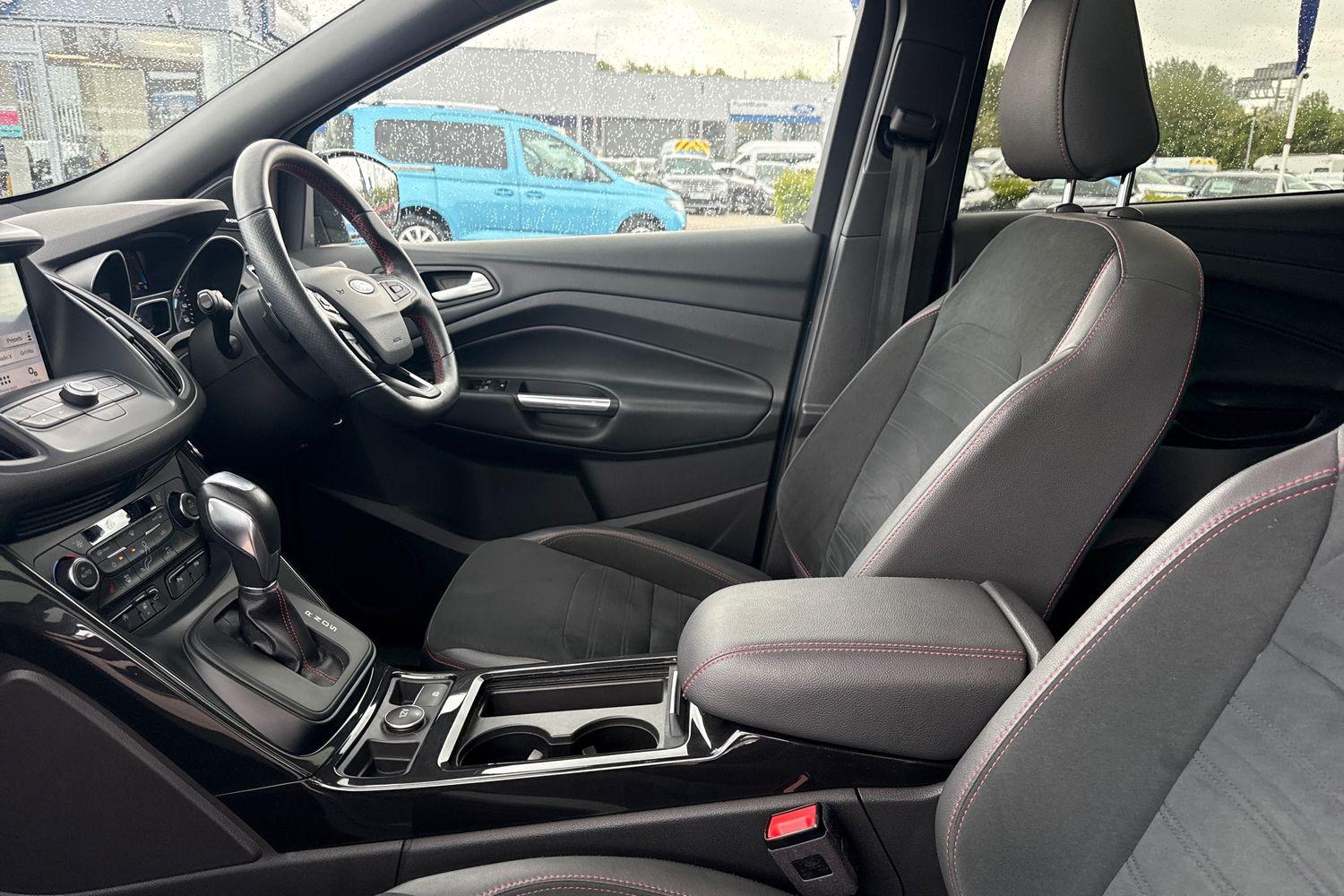 Ford KUGA Photo 18