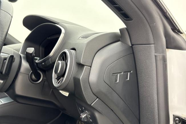Audi TT Photo 30