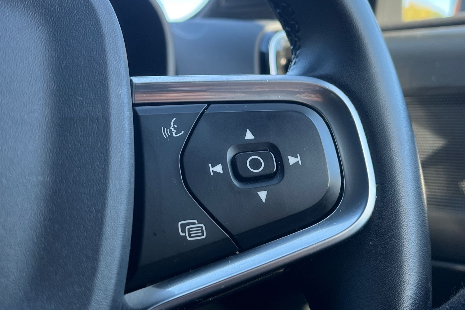 Volvo XC40 Photo 37