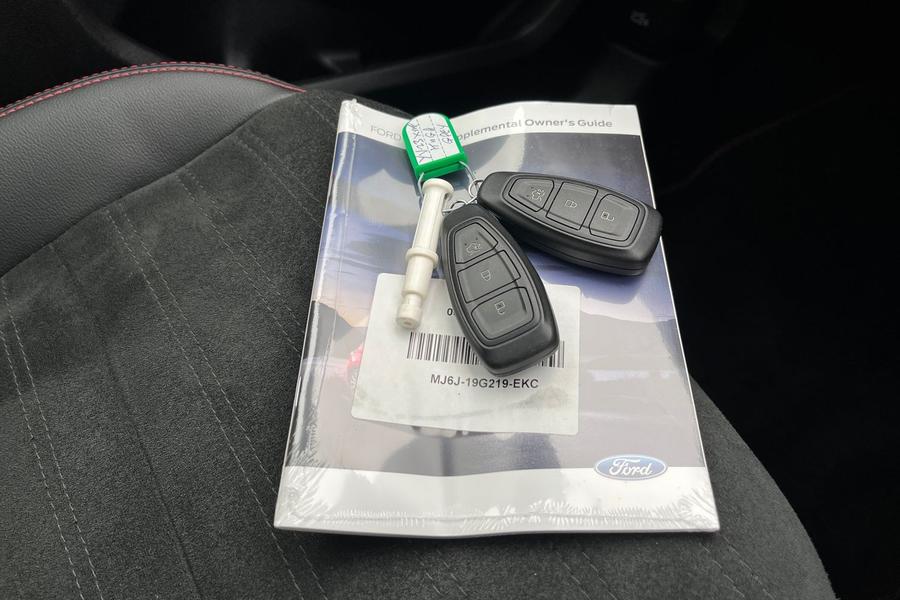 Ford Kuga Photo autoimg-97436996d24aef8511d6734600d2dea2c16f78e6.jpg