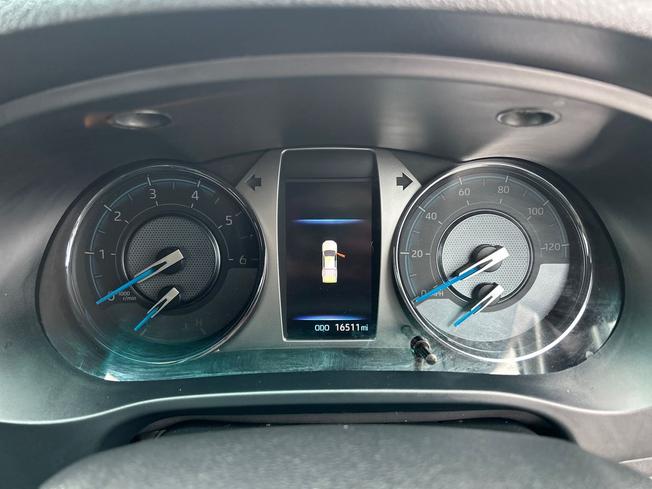 TOYOTA Hilux Photo 15