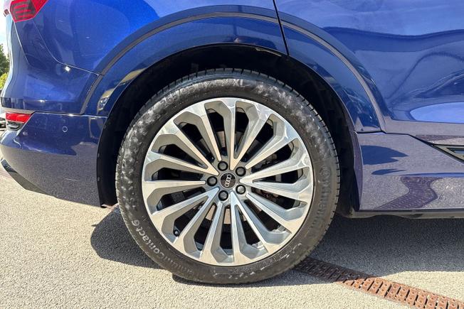 AUDI e-tron Photo 5