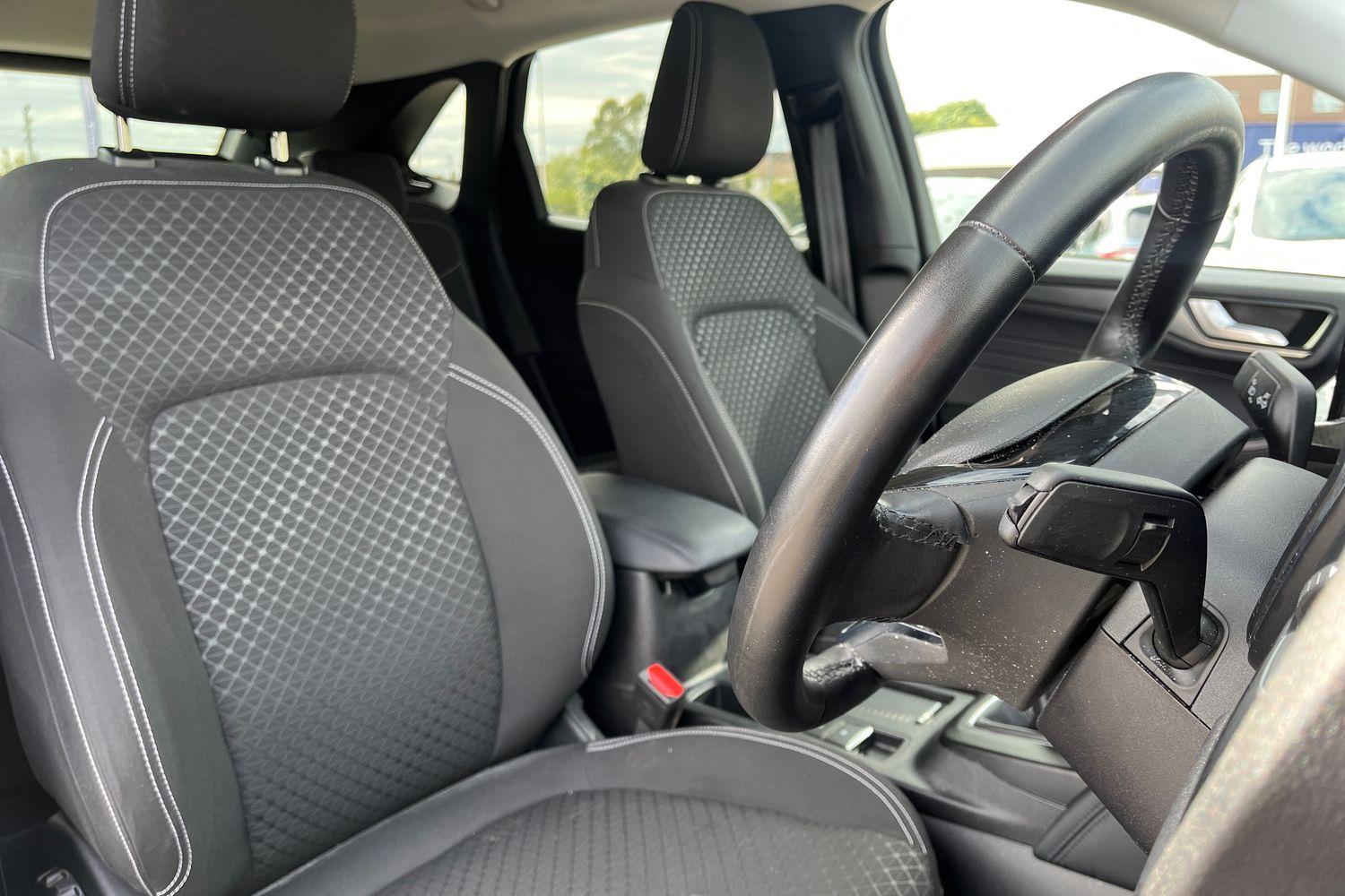 Ford KUGA Photo 16