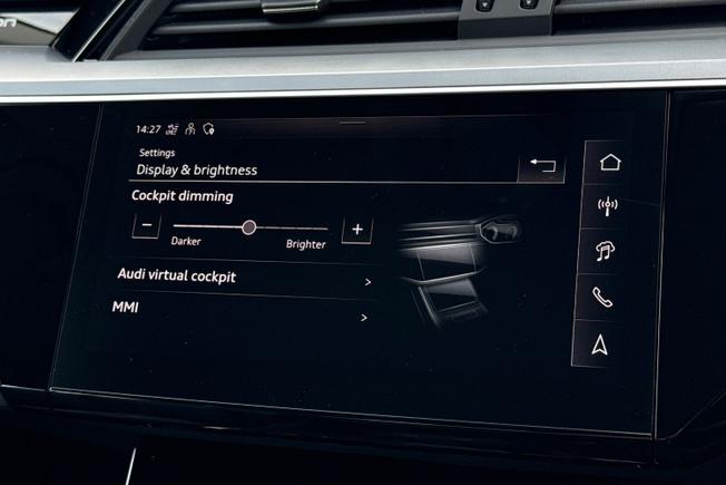 Audi Q8 Photo 47