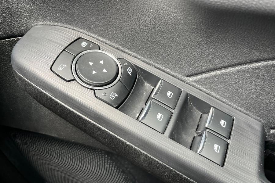 Ford Kuga Photo autoimg-975f1a618c47e8e17b232bea71d3ab47f914e4c4.jpg