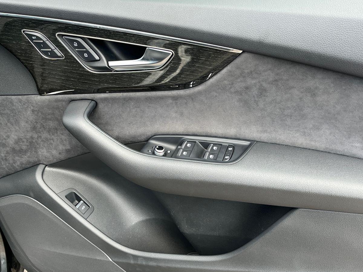 Audi Q7 Photo autoimg-976b60e7bbf6797c3c387f02a372671e29fa6126.jpg