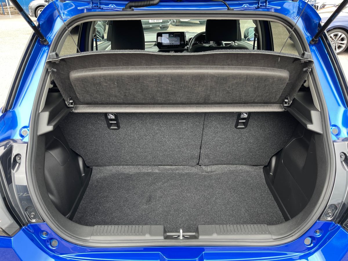 Suzuki Swift Photo 22