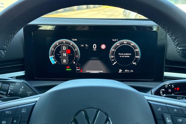 VOLKSWAGEN T-Roc Photo 15