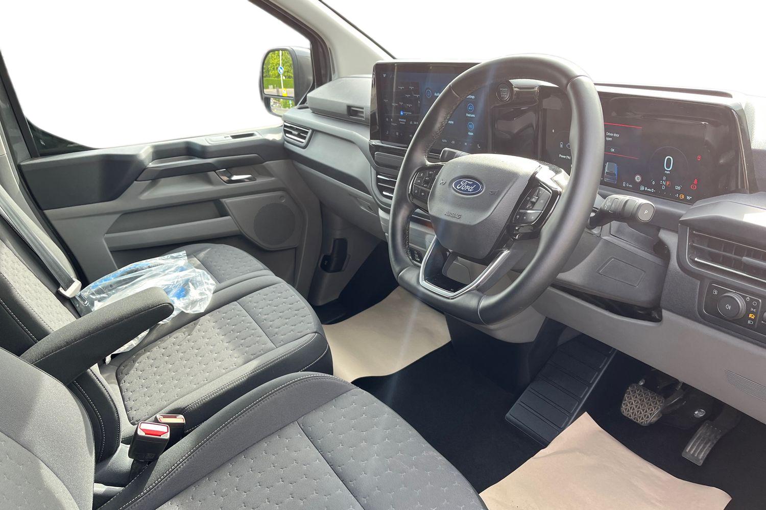 Ford TOURNEO CUSTOM Photo 13