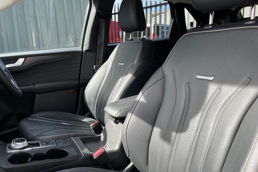 Ford Kuga Photo autoimg-9770a32670f40fe28a6de9db1868cc77c7aa9b55.jpg