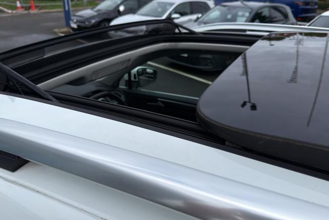 VOLKSWAGEN Tiguan Photo 22