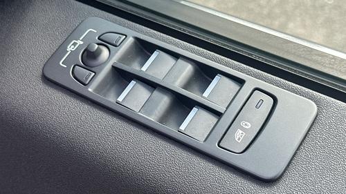 Land Rover Discovery Sport Photo autoimg-9776635ed0d81c4898dbdf2f9a855ac4a4489ea6.jpg