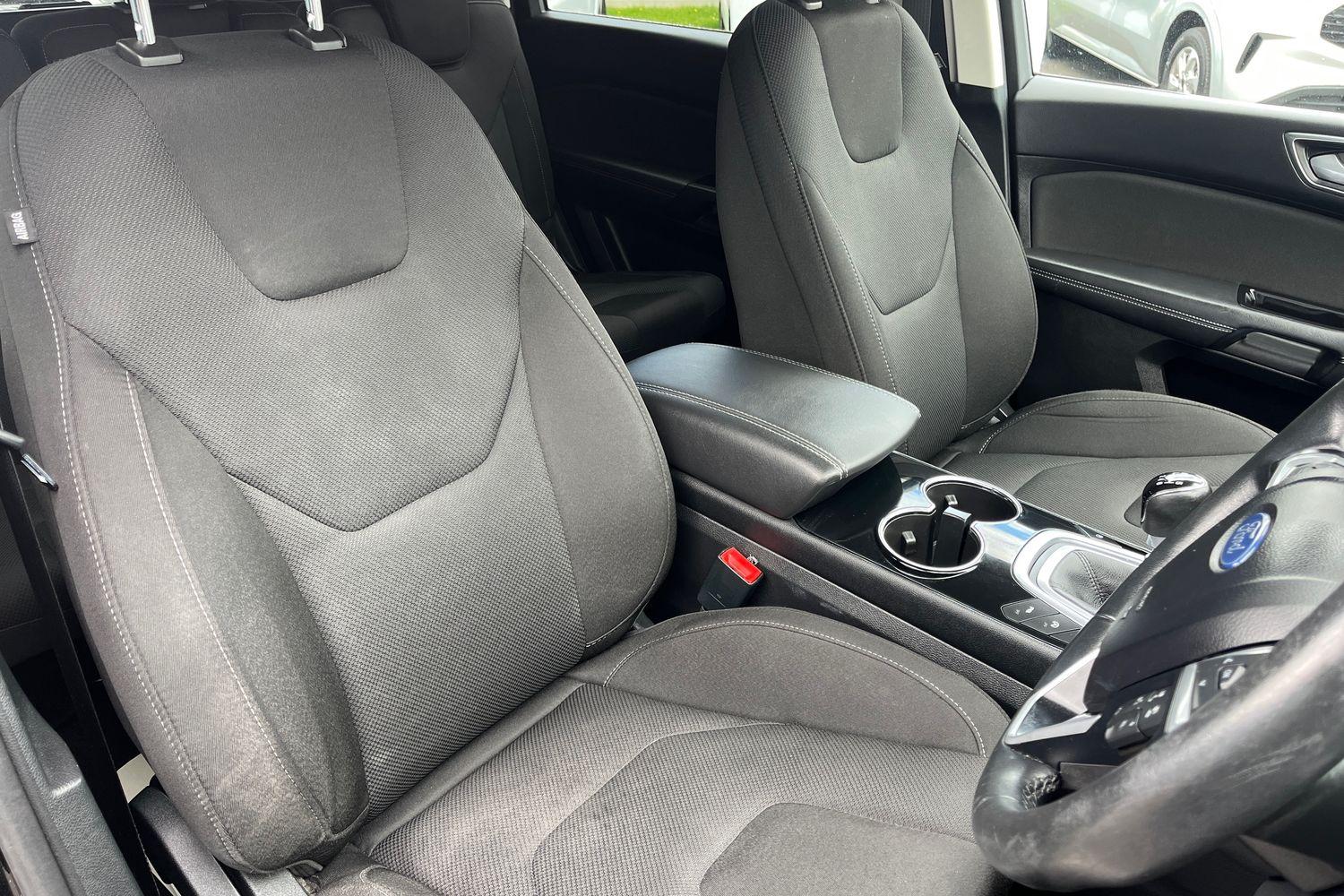 Ford S-MAX Photo 16