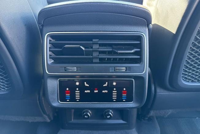AUDI Q7 Photo 49