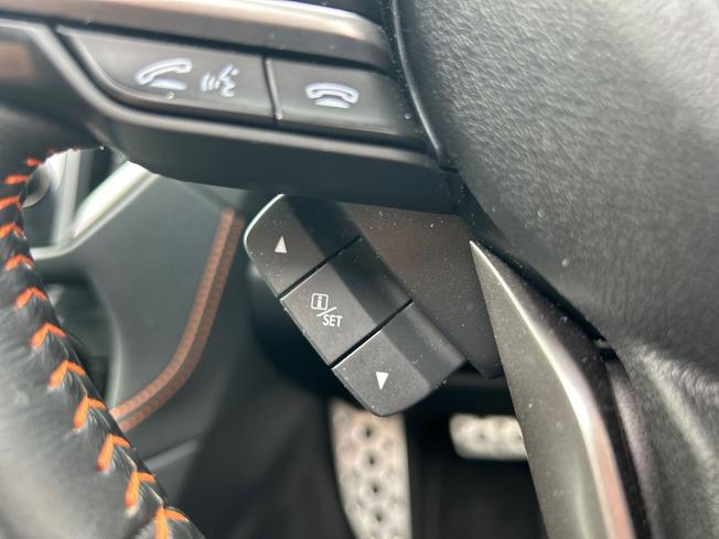 SUBARU Xv Photo 48