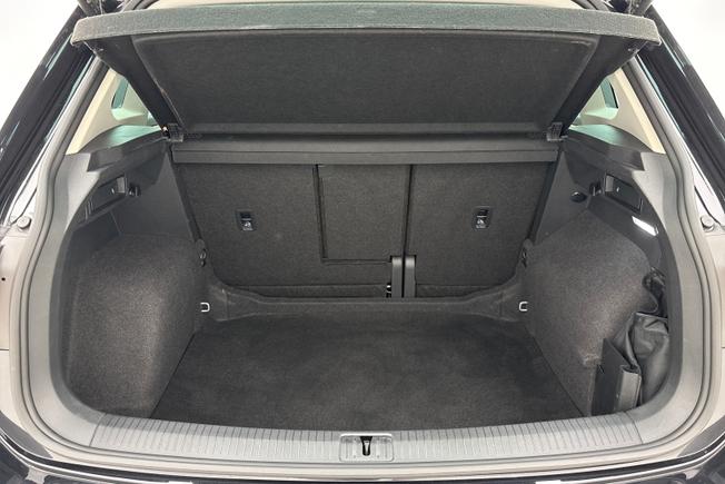 VOLKSWAGEN Tiguan Photo 12