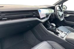 VOLKSWAGEN Touareg Photo 2
