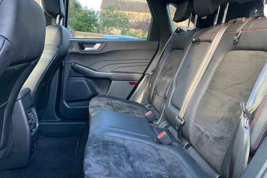 Ford KUGA Photo autoimg-977d490ab5294acd26574c484274e2ddcc600267.jpg