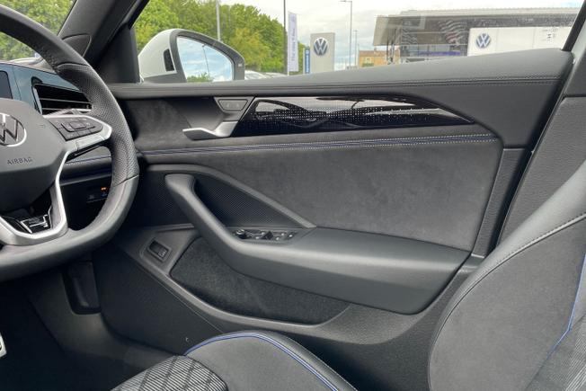 VOLKSWAGEN Passat Photo 45