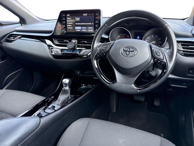 TOYOTA C-Hr Photo 11
